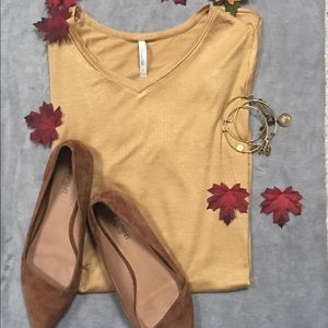 Super soft and silky v neck tee for Fall 🍁💕🍁